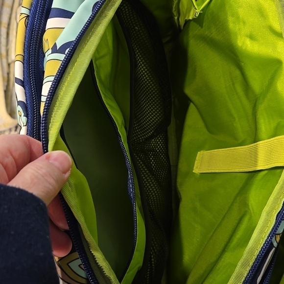 JU JU BE MESSANGER DIAPER BAG. GREEN, BLUE AND WHITE PAISLEY AND FLORAL. - Picture 8 of 11